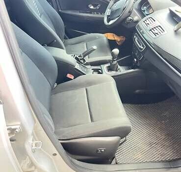 Рено Меган 2011 в Виннице на Automoto.ua Серый Рено Меган, объемом двигателя 1.6 л и пробегом 279 тыс. км за 6700 $, фото 7 на Automoto.ua