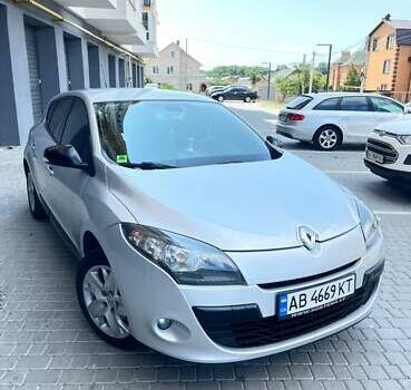 Рено Меган 2011 в Виннице на Automoto.ua Серый Рено Меган, объемом двигателя 1.6 л и пробегом 279 тыс. км за 6700 $, фото 1 на Automoto.ua