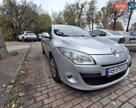 Рено Меган 2011 в Виннице на Automoto.ua Серый Рено Меган, объемом двигателя 1.46 л и пробегом 220 тыс. км за 6300 $, фото 7 на Automoto.ua