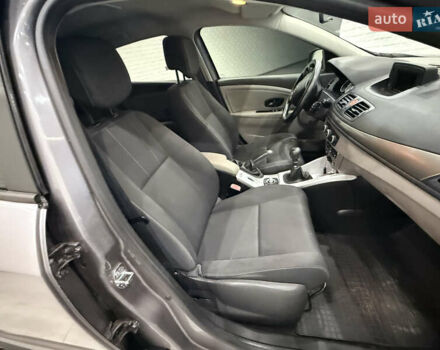 Сірий Рено Меган, об'ємом двигуна 1.46 л та пробігом 221 тис. км за 6100 $, фото 17 на Automoto.ua