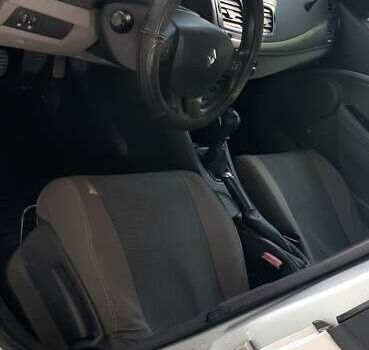 Серый Рено Меган, объемом двигателя 1.5 л и пробегом 282 тыс. км за 7499 $, фото 2 на Automoto.ua