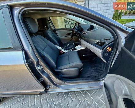 Сірий Рено Меган, об'ємом двигуна 1.46 л та пробігом 221 тис. км за 6100 $, фото 56 на Automoto.ua