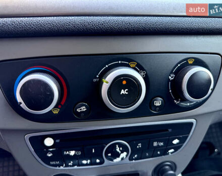 Сірий Рено Меган, об'ємом двигуна 1.46 л та пробігом 221 тис. км за 6100 $, фото 31 на Automoto.ua