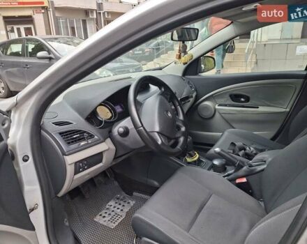 Рено Меган 2011 в Виннице на Automoto.ua Серый Рено Меган, объемом двигателя 1.46 л и пробегом 220 тыс. км за 6300 $, фото 13 на Automoto.ua