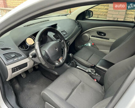 Сірий Рено Меган, об'ємом двигуна 1.5 л та пробігом 251 тис. км за 6200 $, фото 4 на Automoto.ua