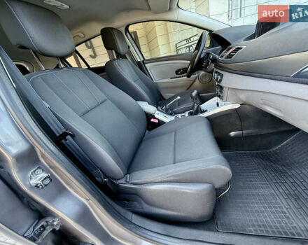 Сірий Рено Меган, об'ємом двигуна 1.46 л та пробігом 221 тис. км за 6100 $, фото 45 на Automoto.ua