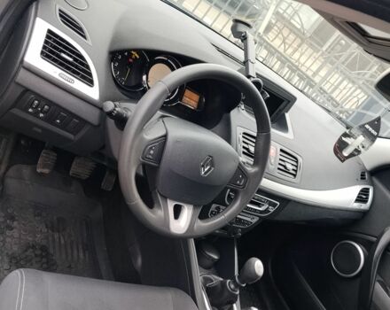 Серый Рено Меган, объемом двигателя 0 л и пробегом 230 тыс. км за 7100 $, фото 13 на Automoto.ua