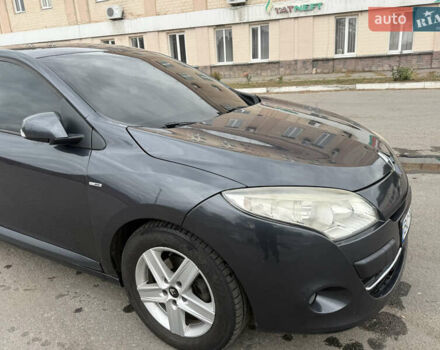 Рено Меган 2011 у Полтаві на Automoto.ua Сірий Рено Меган, об'ємом двигуна 1.46 л та пробігом 287 тис. км за 6600 $, фото 5 на Automoto.ua
