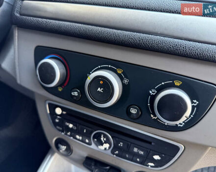 Сірий Рено Меган, об'ємом двигуна 1.46 л та пробігом 221 тис. км за 6100 $, фото 46 на Automoto.ua