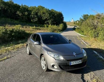 Рено Меган 2012 в Харькове на Automoto.ua Серый Рено Меган, объемом двигателя 1.46 л и пробегом 173 тыс. км за 6500 $, фото 15 на Automoto.ua