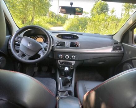 Серый Рено Меган, объемом двигателя 1.5 л и пробегом 235 тыс. км за 6100 $, фото 3 на Automoto.ua