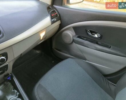Сірий Рено Меган, об'ємом двигуна 1.6 л та пробігом 272 тис. км за 7000 $, фото 16 на Automoto.ua