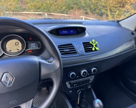 Рено Меган 2012 в Кривом Роге на Automoto.ua Серый Рено Меган, объемом двигателя 1.5 л и пробегом 289 тыс. км за 7500 $, фото 6 на Automoto.ua