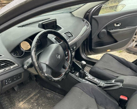 Серый Рено Меган, объемом двигателя 1.5 л и пробегом 327 тыс. км за 3800 $, фото 7 на Automoto.ua