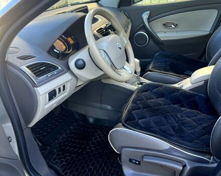 Рено Меган 2012 в Черновцах на Automoto.ua Серый Рено Меган, объемом двигателя 1.5 л и пробегом 283 тыс. км за 7900 $, фото 11 на Automoto.ua