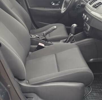 Серый Рено Меган, объемом двигателя 1.6 л и пробегом 190 тыс. км за 6999 $, фото 50 на Automoto.ua