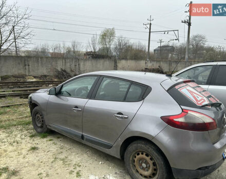 Серый Рено Меган, объемом двигателя 1.5 л и пробегом 327 тыс. км за 3800 $, фото 12 на Automoto.ua