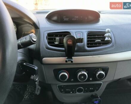 Сірий Рено Меган, об'ємом двигуна 1.6 л та пробігом 272 тис. км за 7000 $, фото 15 на Automoto.ua