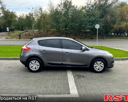 Сірий Рено Меган, об'ємом двигуна 1.6 л та пробігом 166 тис. км за 6600 $, фото 1 на Automoto.ua