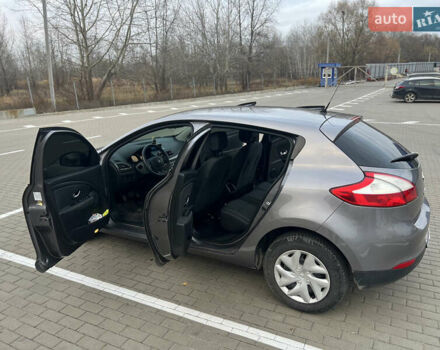 Сірий Рено Меган, об'ємом двигуна 1.6 л та пробігом 138 тис. км за 8300 $, фото 13 на Automoto.ua