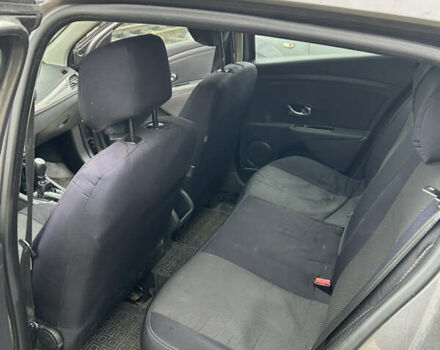 Серый Рено Меган, объемом двигателя 1.5 л и пробегом 327 тыс. км за 3800 $, фото 6 на Automoto.ua