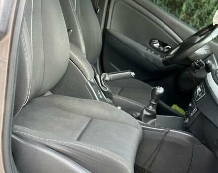 Рено Меган 2013 в Самборе на Automoto.ua Серый Рено Меган, объемом двигателя 1.46 л и пробегом 267 тыс. км за 7950 $, фото 22 на Automoto.ua