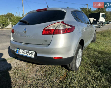 Рено Меган 2013 в Кременчуге на Automoto.ua Серый Рено Меган, объемом двигателя 1.2 л и пробегом 260 тыс. км за 6100 $, фото 6 на Automoto.ua