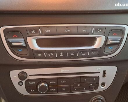 Серый Рено Меган, объемом двигателя 1.6 л и пробегом 52 тыс. км за 8990 $, фото 19 на Automoto.ua