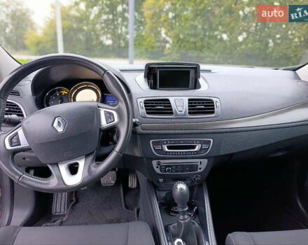 Серый Рено Меган, объемом двигателя 1.5 л и пробегом 207 тыс. км за 7700 $, фото 12 на Automoto.ua