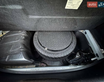 Серый Рено Меган, объемом двигателя 1.5 л и пробегом 249 тыс. км за 6999 $, фото 33 на Automoto.ua