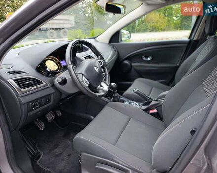 Серый Рено Меган, объемом двигателя 1.5 л и пробегом 207 тыс. км за 7700 $, фото 11 на Automoto.ua