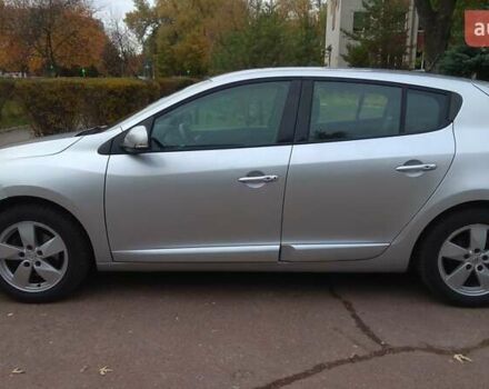 Рено Меган 2015 у Чернігові на Automoto.ua Сірий Рено Меган, об'ємом двигуна 1.46 л та пробігом 270 тис. км за 8800 $, фото 1 на Automoto.ua