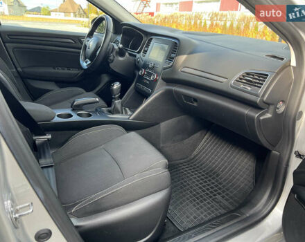 Рено Меган 2020 в Луцке на Automoto.ua Серый Рено Меган, объемом двигателя 1.46 л и пробегом 165 тыс. км за 14200 $, фото 20 на Automoto.ua