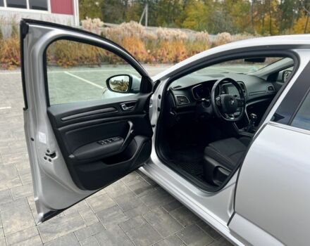 Рено Меган 2020 в Луцке на Automoto.ua Серый Рено Меган, объемом двигателя 1.5 л и пробегом 165 тыс. км за 14000 $, фото 5 на Automoto.ua