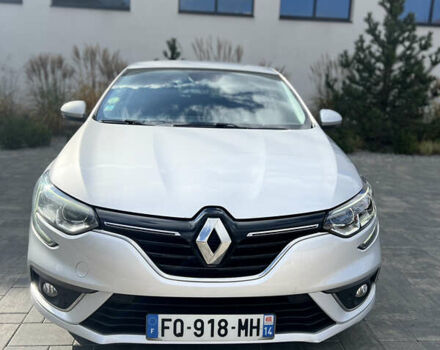 Рено Меган 2020 в Луцке на Automoto.ua Серый Рено Меган, объемом двигателя 1.46 л и пробегом 165 тыс. км за 14200 $, фото 3 на Automoto.ua