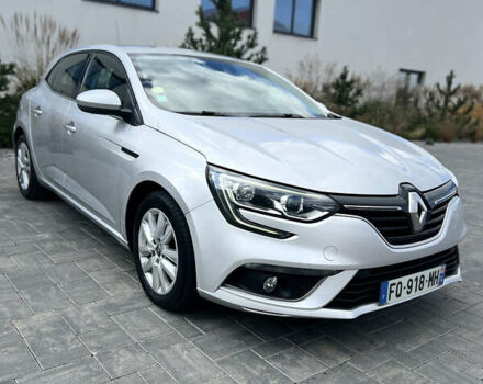 Рено Меган 2020 в Луцке на Automoto.ua Серый Рено Меган, объемом двигателя 1.46 л и пробегом 165 тыс. км за 14200 $, фото 2 на Automoto.ua