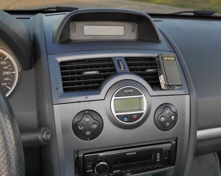 Рено Меган 2006 в Славянске на Automoto.ua Серый Рено Меган, объемом двигателя 2 л и пробегом 160 тыс. км за 7200 $, фото 9 на Automoto.ua