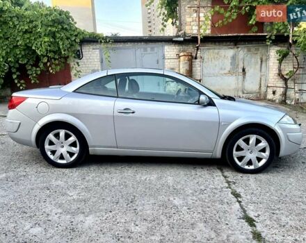 Серый Рено Меган, объемом двигателя 2 л и пробегом 177 тыс. км за 5600 $, фото 2 на Automoto.ua