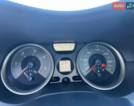 Сірий Рено Меган, об'ємом двигуна 1.9 л та пробігом 246 тис. км за 3999 $, фото 11 на Automoto.ua