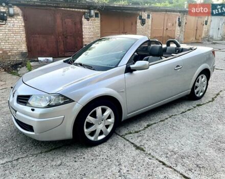 Серый Рено Меган, объемом двигателя 2 л и пробегом 177 тыс. км за 5600 $, фото 5 на Automoto.ua