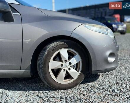 Рено Меган 2011 у Львові на Automoto.ua Сірий Рено Меган, об'ємом двигуна 2 л та пробігом 215 тис. км за 8690 $, фото 5 на Automoto.ua