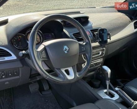 Рено Меган 2011 у Львові на Automoto.ua Сірий Рено Меган, об'ємом двигуна 2 л та пробігом 215 тис. км за 8690 $, фото 8 на Automoto.ua