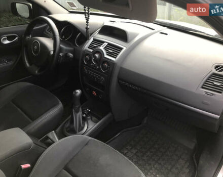 Сірий Рено Меган, об'ємом двигуна 1.6 л та пробігом 270 тис. км за 3500 $, фото 4 на Automoto.ua