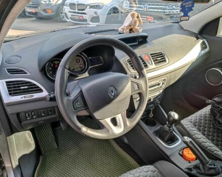 Рено Меган 2009 в Харькове на Automoto.ua Серый Рено Меган, объемом двигателя 1.9 л и пробегом 151 тыс. км за 6690 $, фото 15 на Automoto.ua
