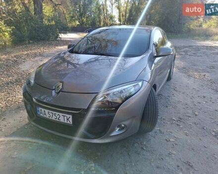 Сірий Рено Меган, об'ємом двигуна 1.6 л та пробігом 166 тис. км за 7200 $, фото 1 на Automoto.ua