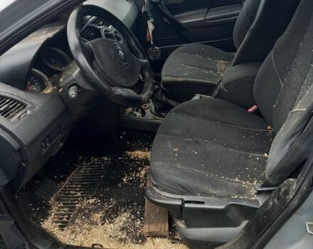 Серый Рено Меган, объемом двигателя 0 л и пробегом 200 тыс. км за 800 $, фото 4 на Automoto.ua