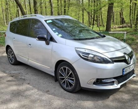 Серый Рено Меган, объемом двигателя 0 л и пробегом 278 тыс. км за 9600 $, фото 5 на Automoto.ua