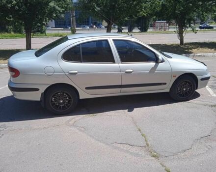 Серый Рено Меган, объемом двигателя 1.6 л и пробегом 322 тыс. км за 3500 $, фото 11 на Automoto.ua