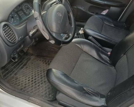 Рено Меган 2003 в Иванкове на Automoto.ua Серый Рено Меган, объемом двигателя 1.39 л и пробегом 178 тыс. км за 2700 $, фото 13 на Automoto.ua