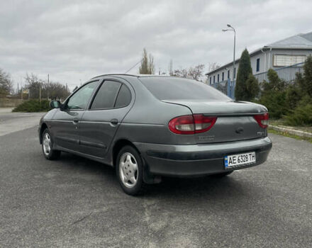 Серый Рено Меган, объемом двигателя 1.4 л и пробегом 360 тыс. км за 2100 $, фото 3 на Automoto.ua